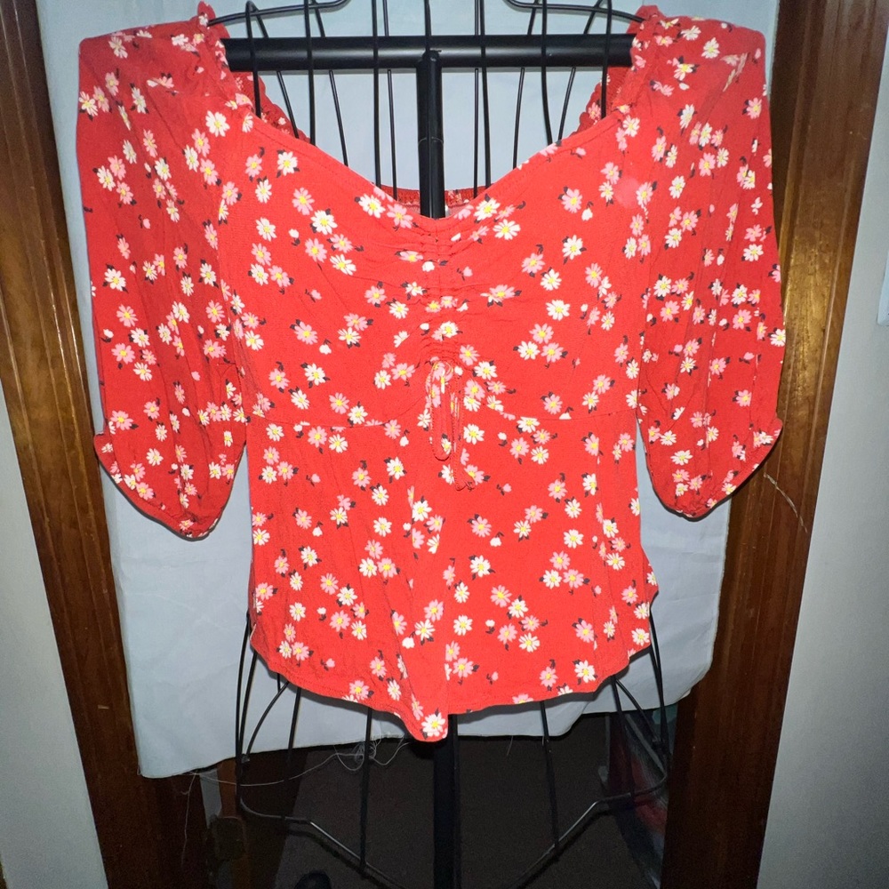 LNC-Cute Flowered Top Juniors Size L (11-13)